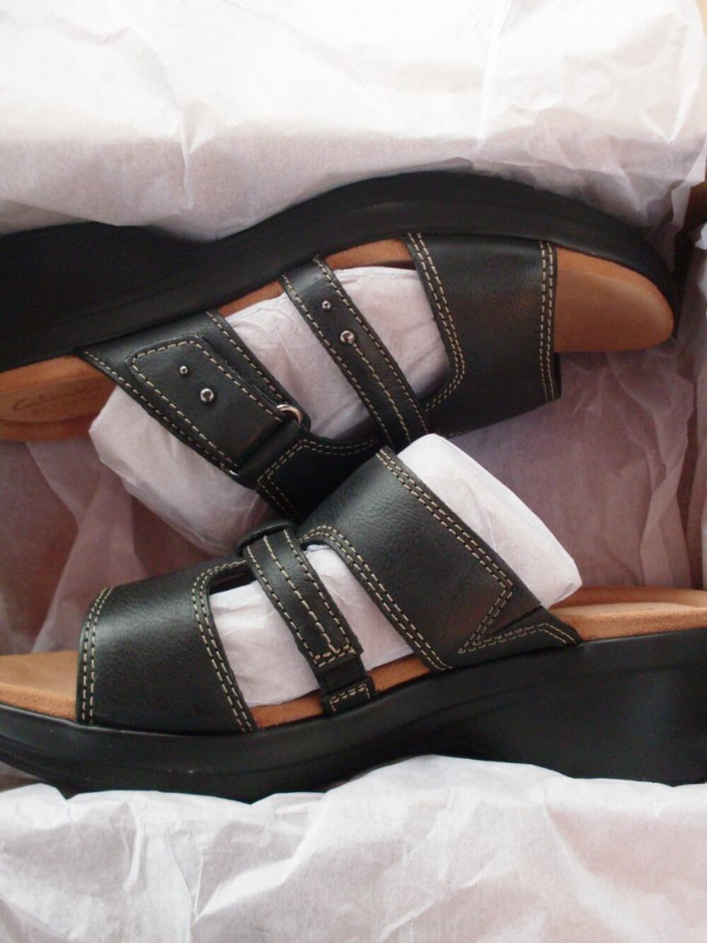 NIB - Clarks Women's Tuleah Jane Black Leather Sandal - Size 8 Medium